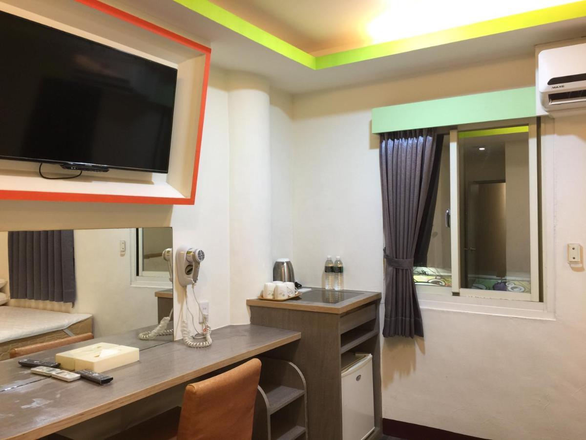 Hotel 微旅時尚旅店 à Touliu Extérieur photo