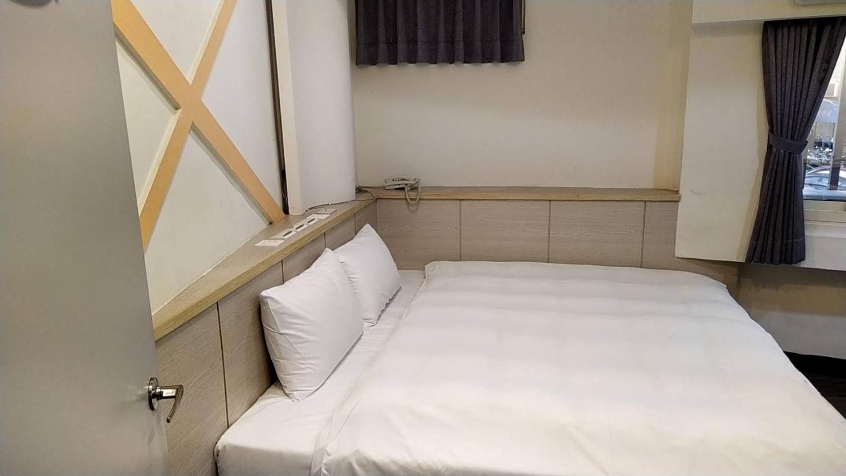 Hotel 微旅時尚旅店 à Touliu Extérieur photo