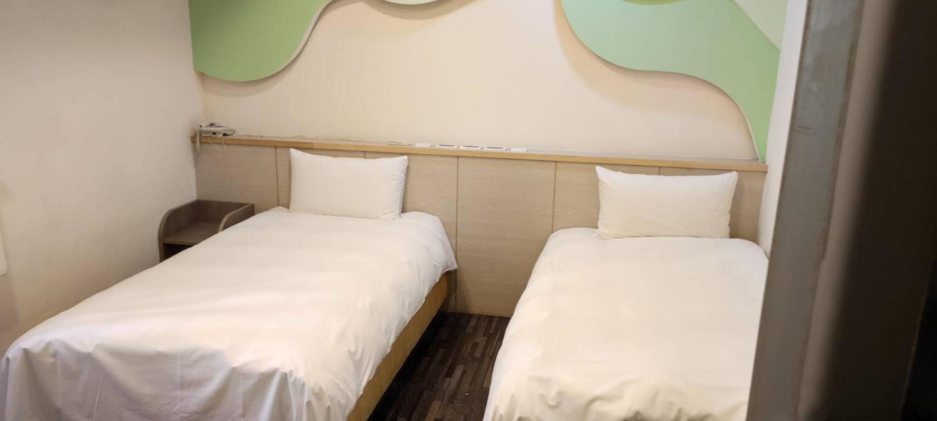 Hotel 微旅時尚旅店 à Touliu Extérieur photo