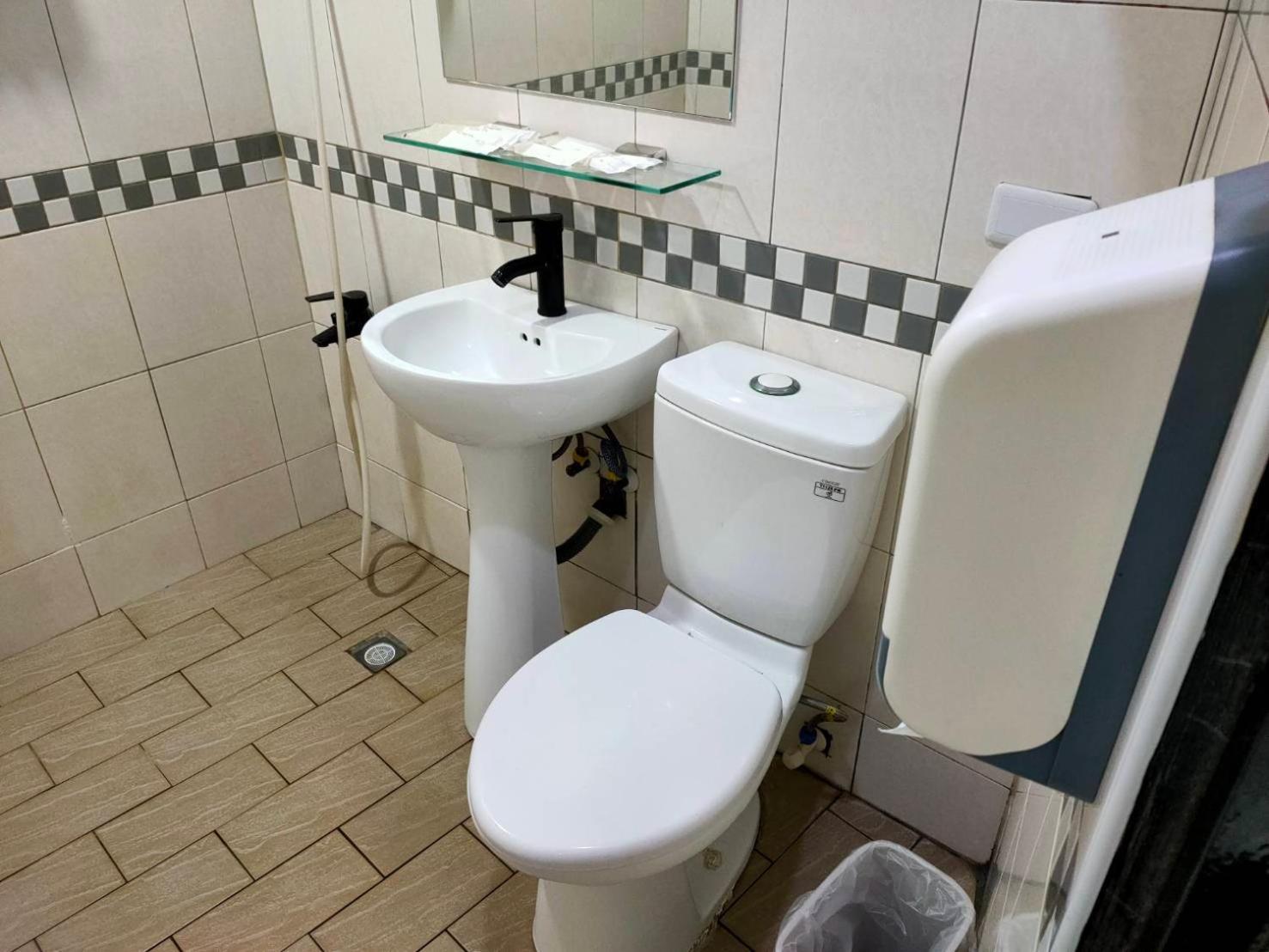 Hotel 微旅時尚旅店 à Touliu Extérieur photo