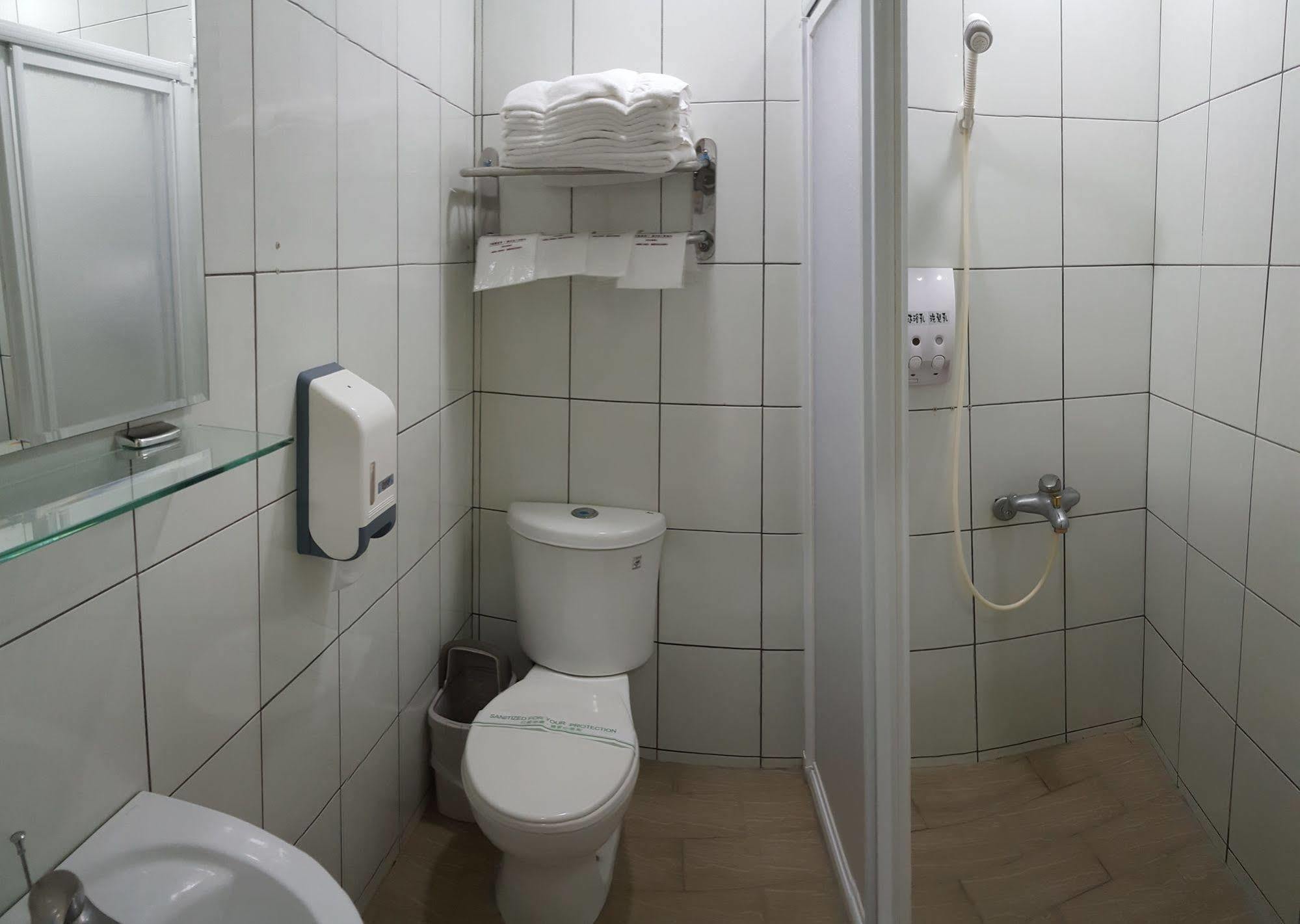 Hotel 微旅時尚旅店 à Touliu Extérieur photo