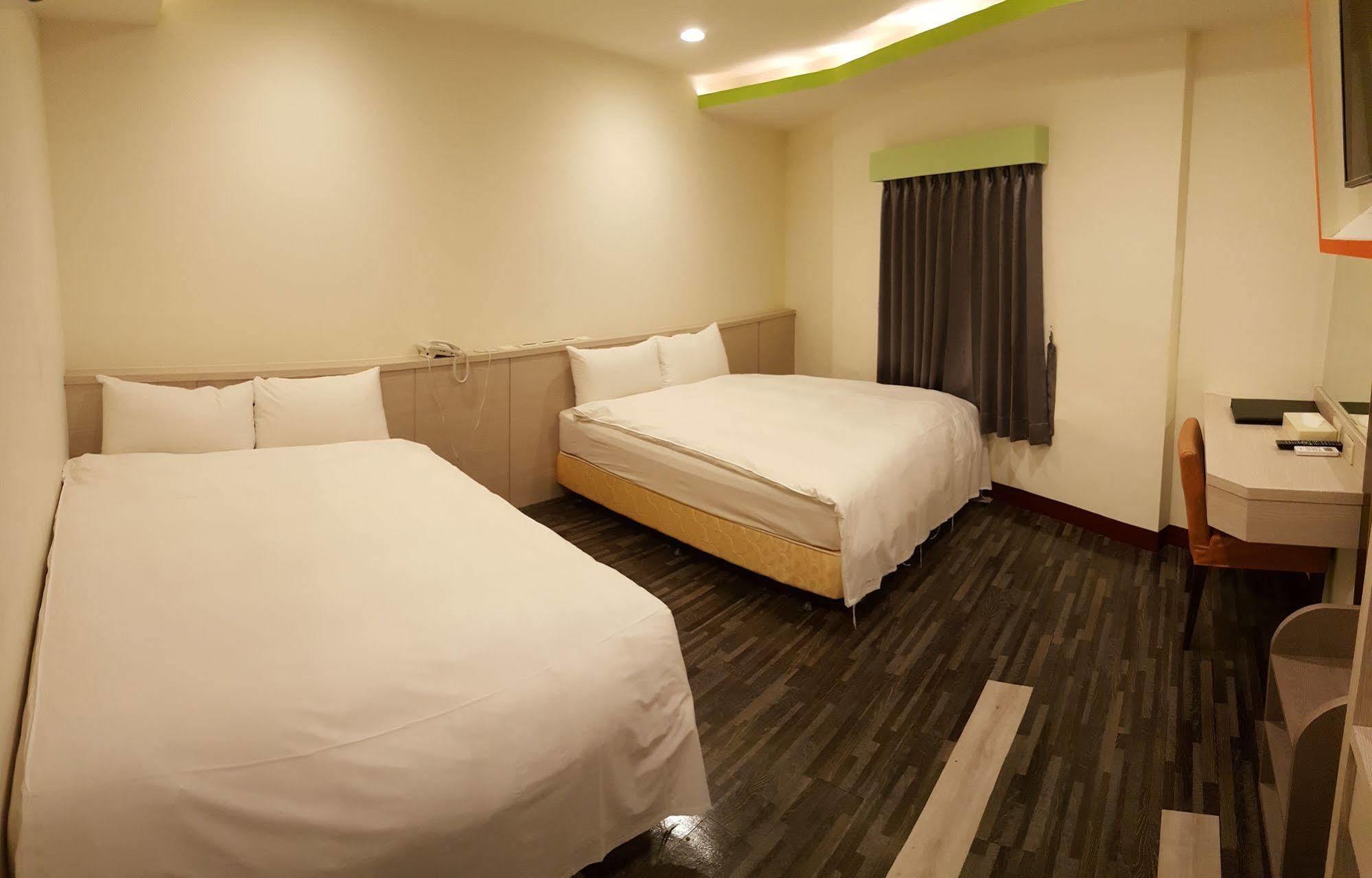 Hotel 微旅時尚旅店 à Touliu Extérieur photo